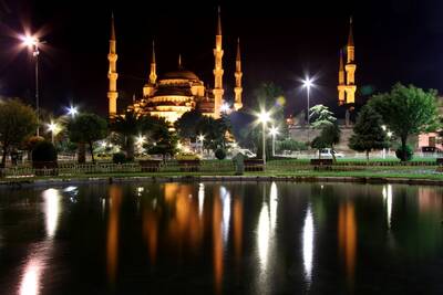 Ayasofya ve Su Yansımaları Kanvas Tablo