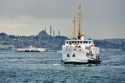 Özverler - Boğaz'da Vapurlar Kanvas Tablo