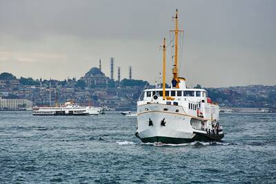 Boğaz'da Vapurlar Kanvas Tablo
