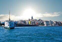 Galata Köprüsü Önünde Vapur Kanvas Tablo