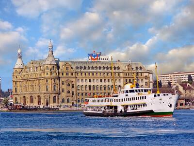 Haydarpaşa Önünde Vapur Kanvas Tablo