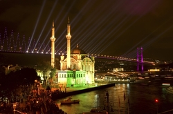 Özverler - Işıklı Ortaköy Meydanı Kanvas Tablo