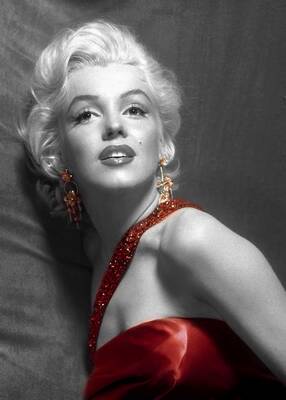 Marilyn Monroe Kırmızı Elbiseyle Kanvas Tablo