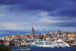 Mavi Gökyüzünde İstanbul Kanvas Tablo - Thumbnail