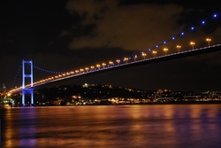 Mavi Işıklarla Boğaziçi Köprüsü Kanvas Tablo - Thumbnail