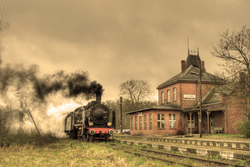 Tren ve Kasaba Kanvas Tablo - Thumbnail