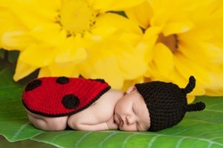 Özverler - Uyuyan Sevimli Bebek Kanvas Tablo